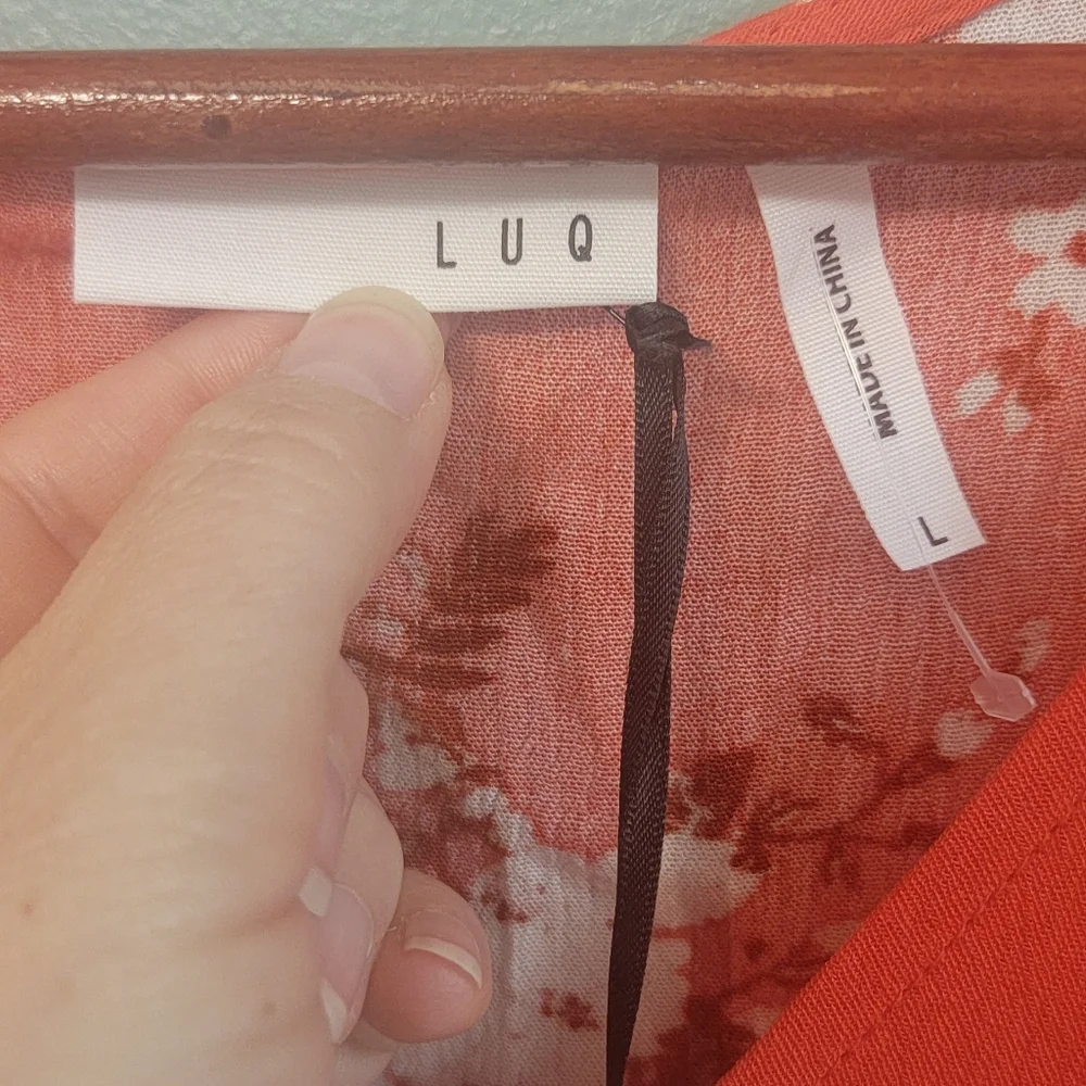 LUQ NWT Mango Berry Floral VNeck Tie Front Womens Prairie Top Size Large‎ - Picture 8 of 10